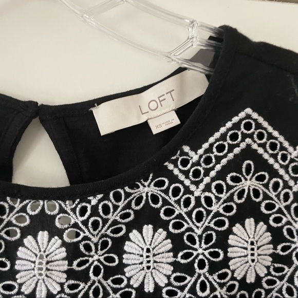 LOFT Black and White Eyelet Cold Shoulder Top XS - Picture 6 of 7